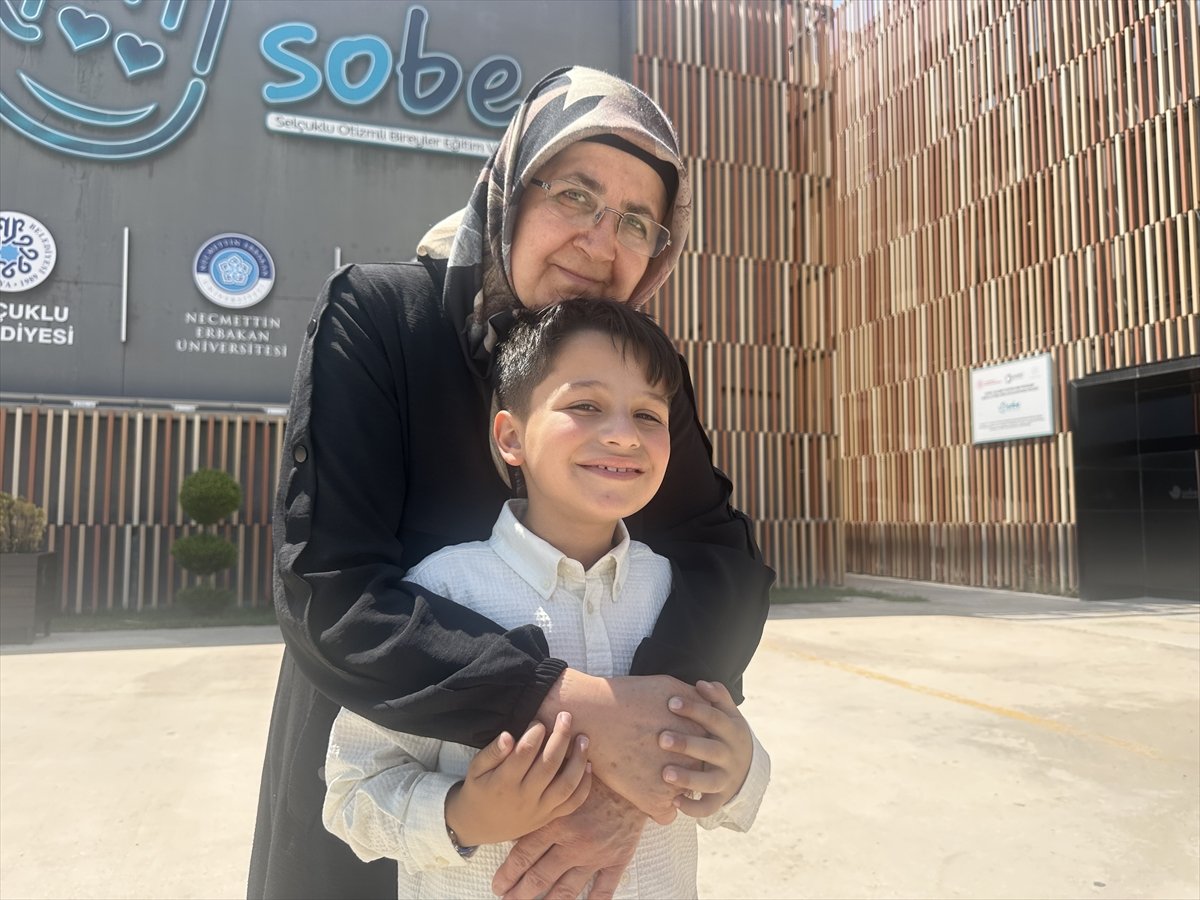 otizmli-ruzgarin-yuzu-aldigi-egitim-sayesinde-daha-fazla-gulmeye-basladi-6.jpg