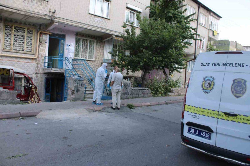 Komşular kokudan rahatsız oldu, acı olay ortaya çıktı