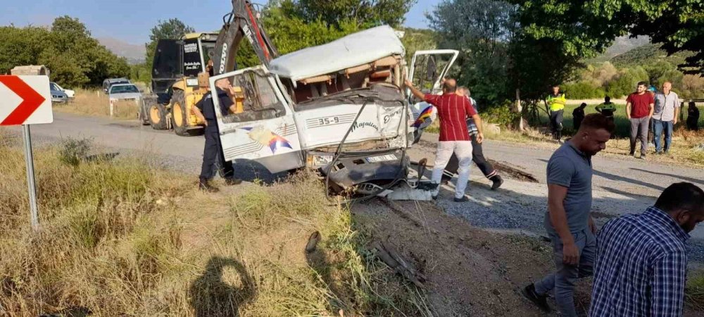 Konya'da can pazarı... Kamyon ile su tankeri çarpıştı