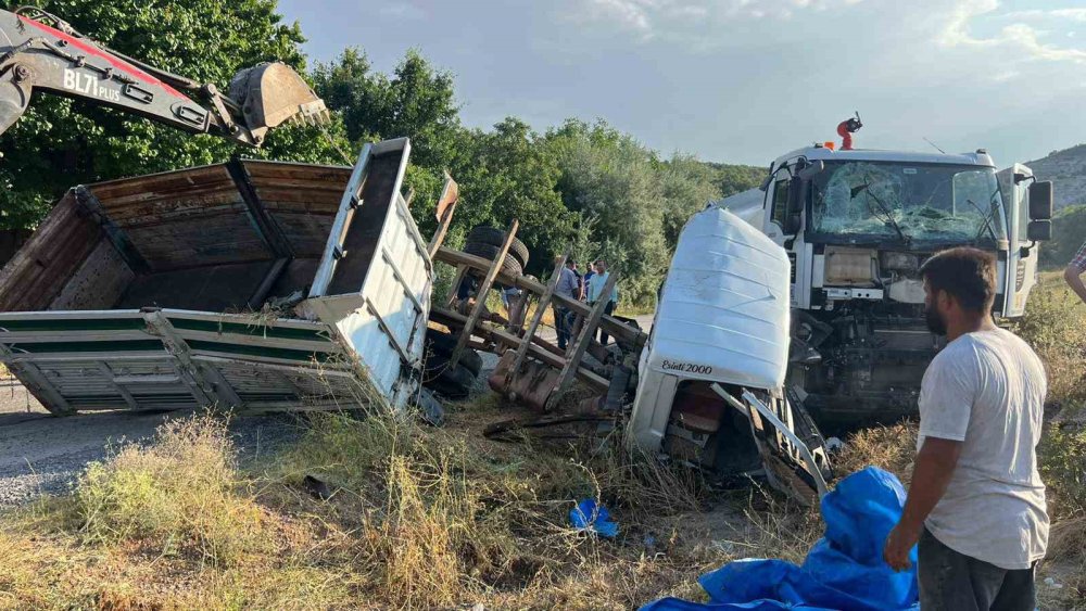 Konya'da can pazarı... Kamyon ile su tankeri çarpıştı