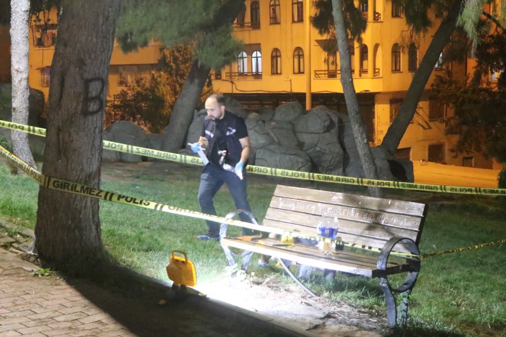 Parkta çıkan tartışmada kalbinden bıçaklanarak öldürüldü