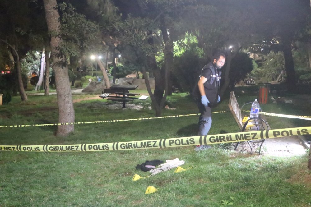 Parkta çıkan tartışmada kalbinden bıçaklanarak öldürüldü