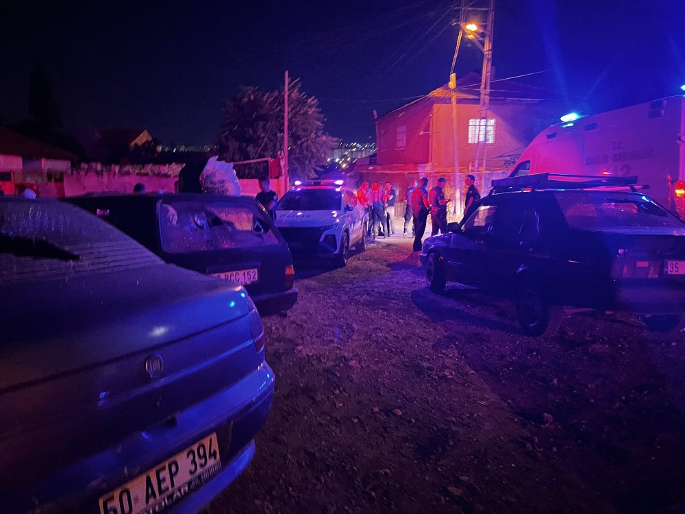 Düğünde sopa ve bıçaklı kavga: 3 yaralı