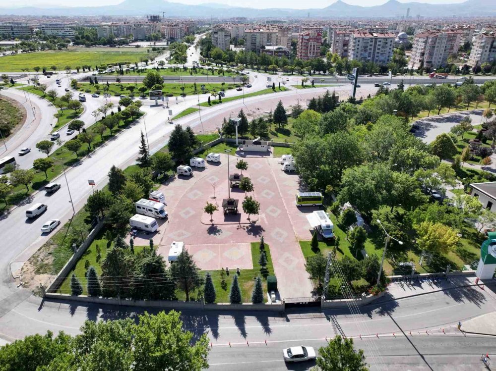 Konya'da şehrin merkezinde karavan konforu