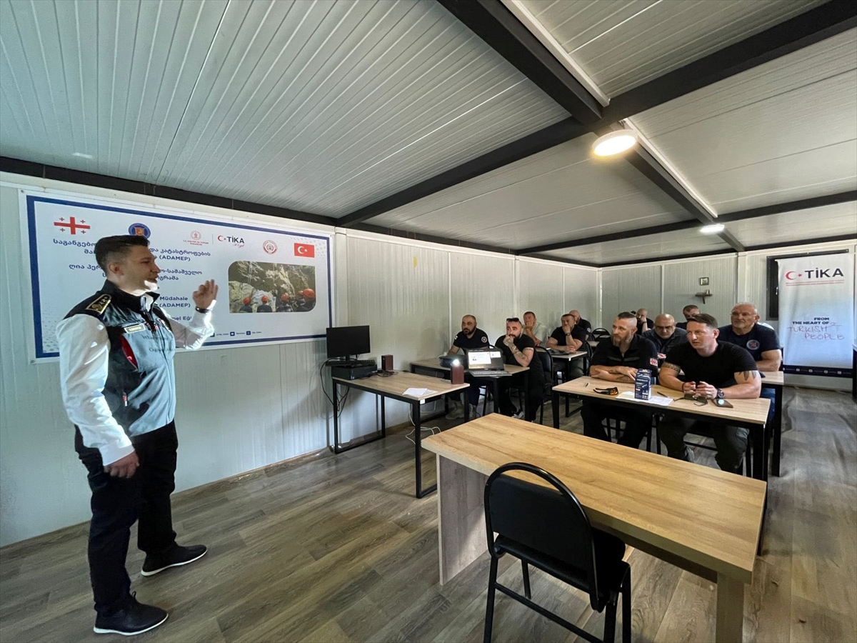 aa-20250808-38779591-38779586-tikadan-gurcistanda-dogada-arama-ve-kurtarma-temel-egitimi-programi.jpg