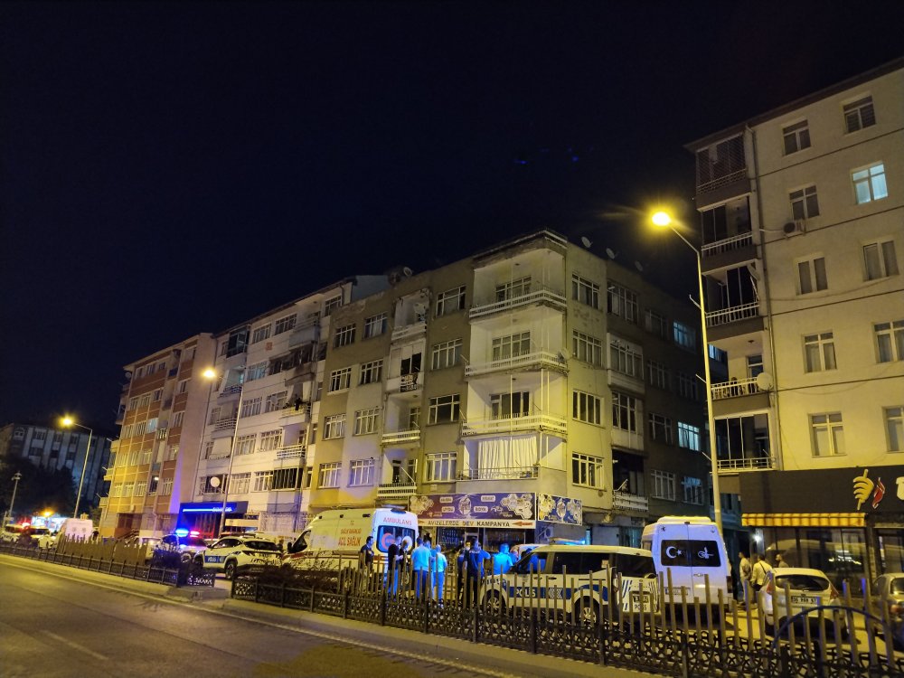 Eşini öldürüp, intihar etti