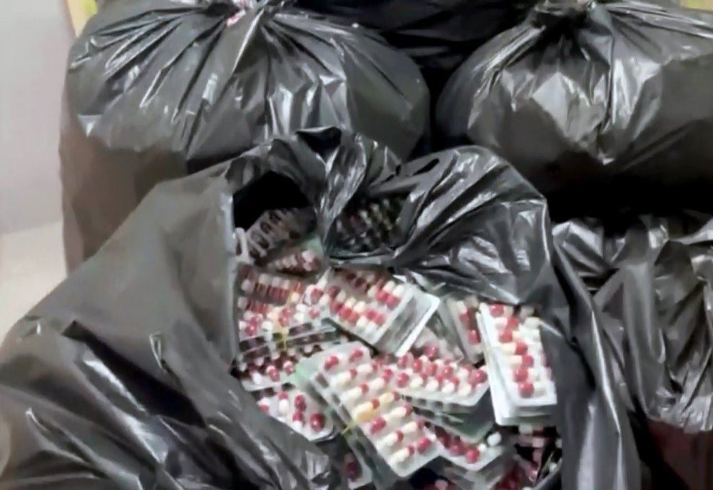 Altınları bozdurup uyuşturucu aldı