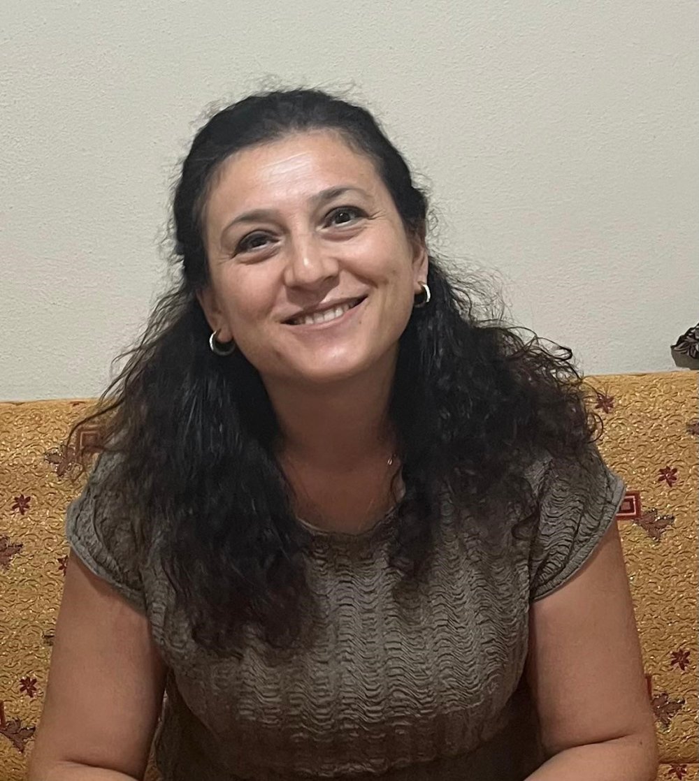 Minibüsten düşen ebe hayatını kaybetti