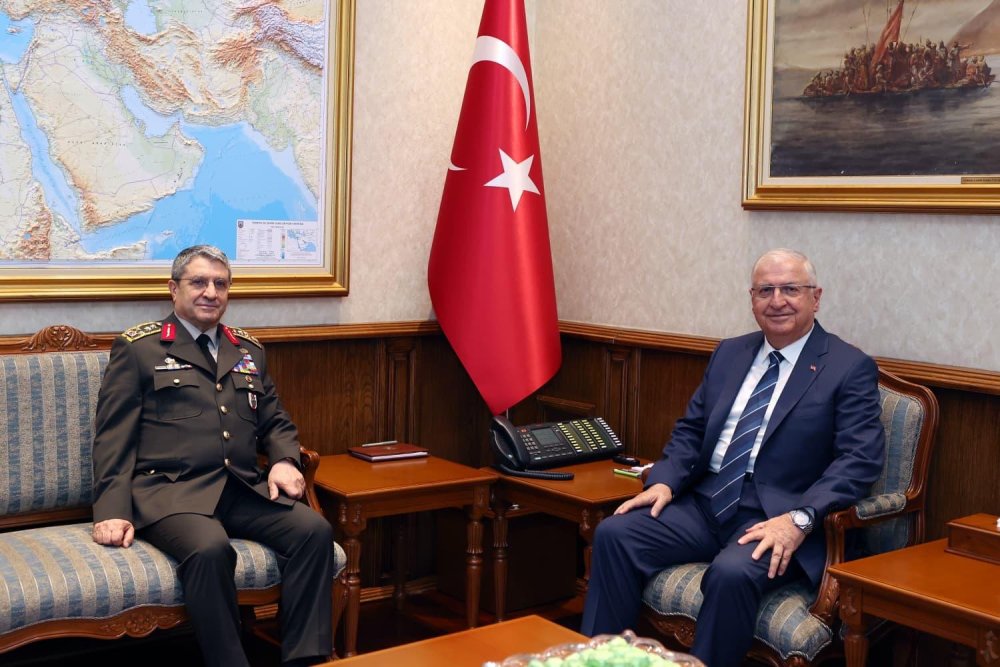 Bakan Güler, Genelkurmay Başkanı Bayraktaroğlu’nu kabul etti