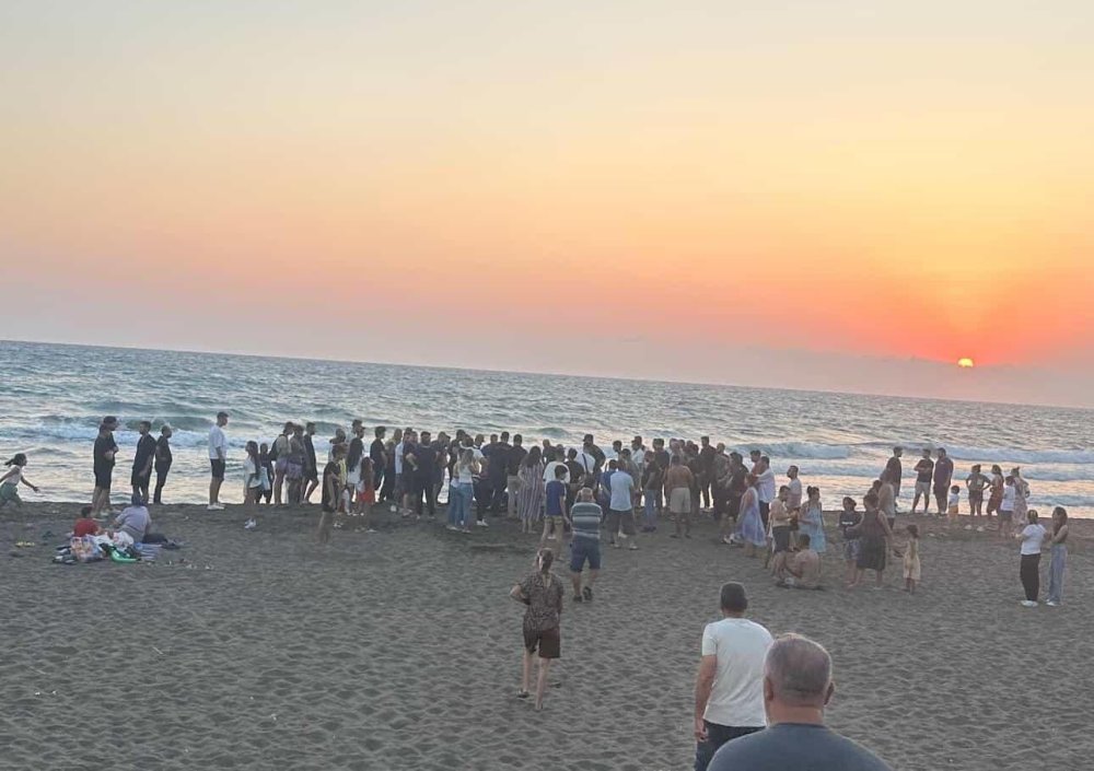 Dalgalarla açığa sürüklenen genç boğuldu