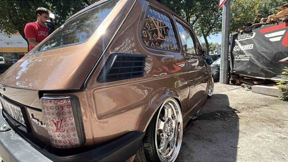 Konyalı sanayici Recep İvedik’in meşhur arabasını baştan aşağı değiştirdi