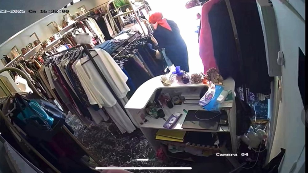 5 bin liralık gömleği çaldı