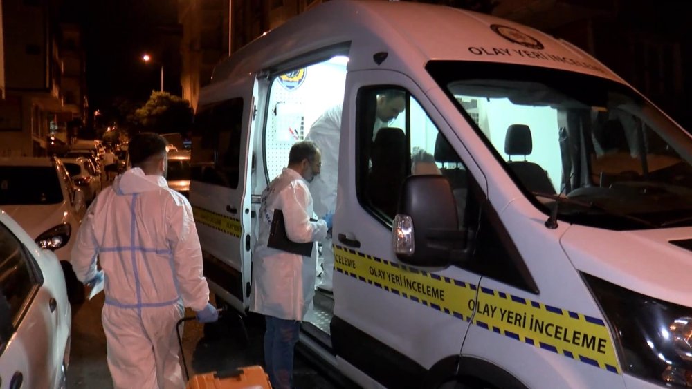 İstanbul - Sultangazi'de tartıştığı oğlu tarafından silahla öldürüldü