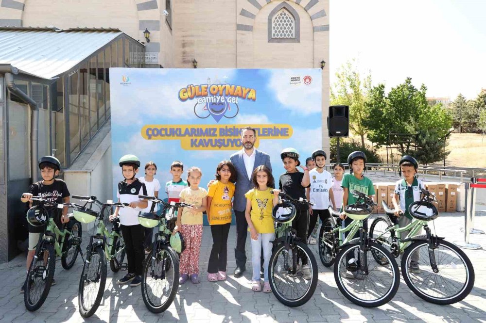 Konya'da bisiklet dağıtımı devam ediyor