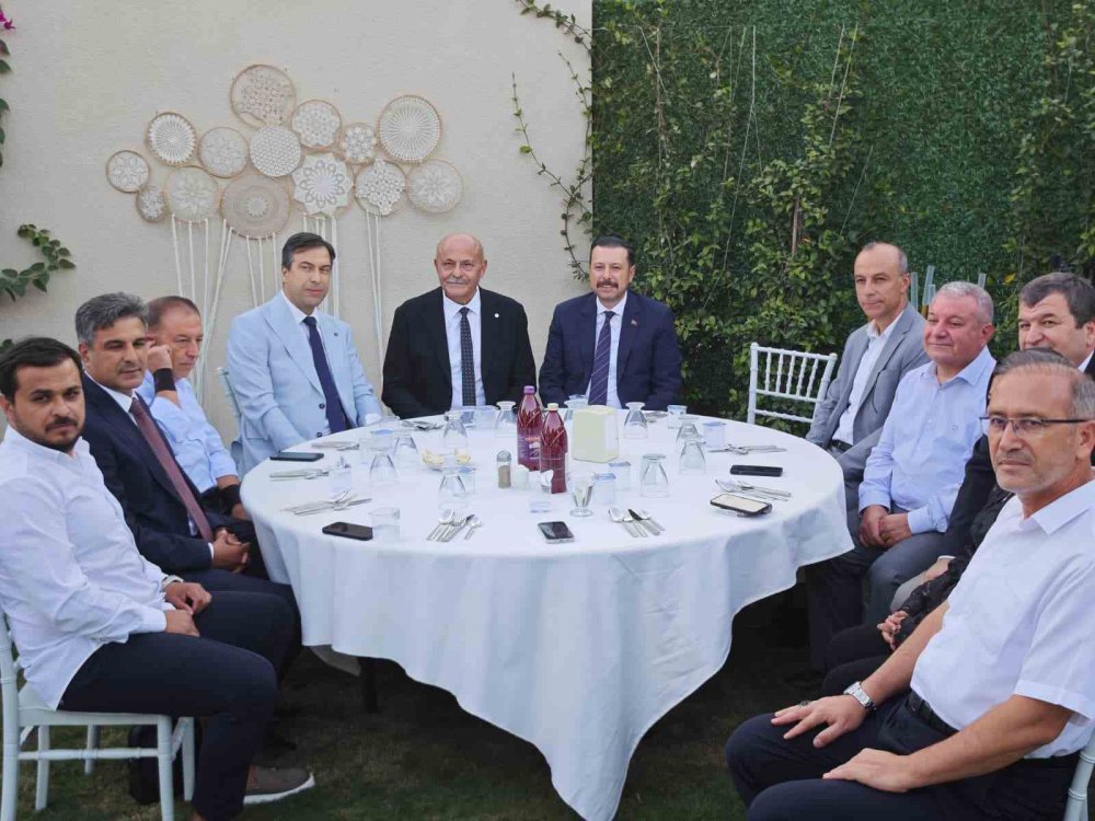 Konyalılar Kültür ve Yardımlaşma Vakfından alanında en başarılı üyelerine ödül