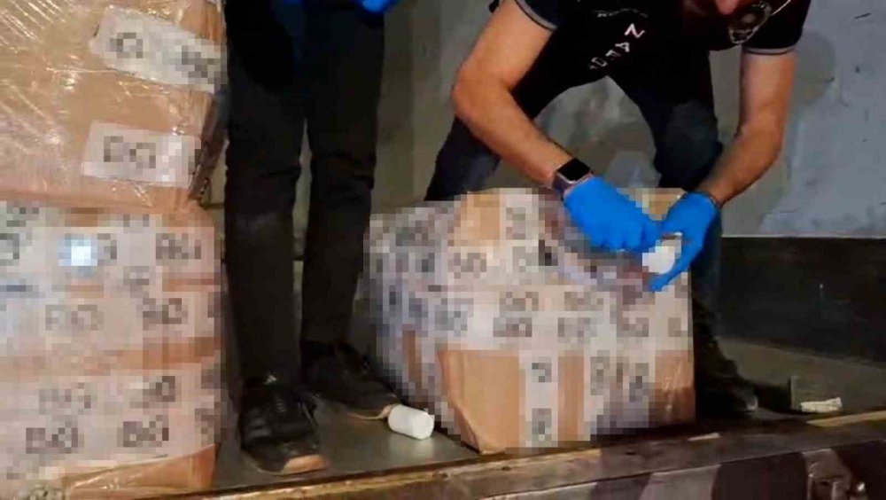 Konya’da zehir tacirlerine operasyon: Binlercesi ele geçirildi