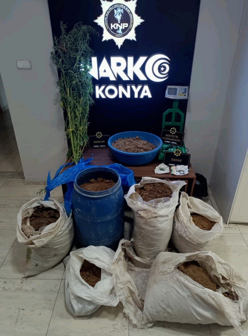 Konya’da zehir tacirlerine operasyon: Binlercesi ele geçirildi