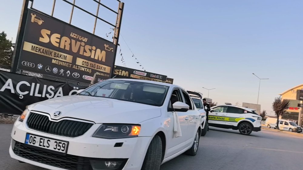 Düğün konvoyunda çakarlı araçtan havaya ateş açanlara 276 bin TL ceza