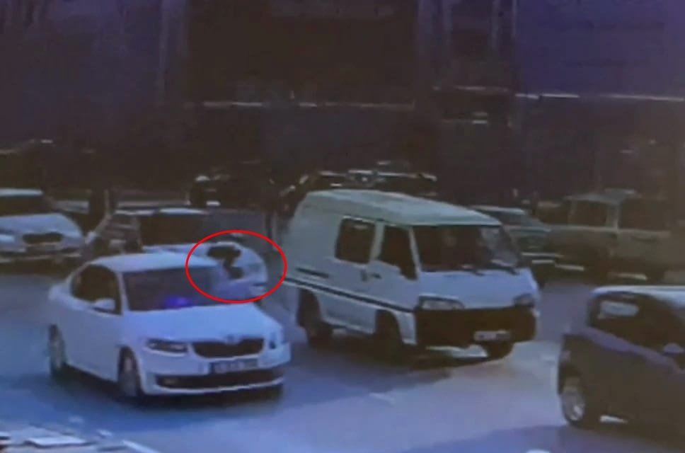 Düğün konvoyunda çakarlı araçtan havaya ateş açanlara 276 bin TL ceza