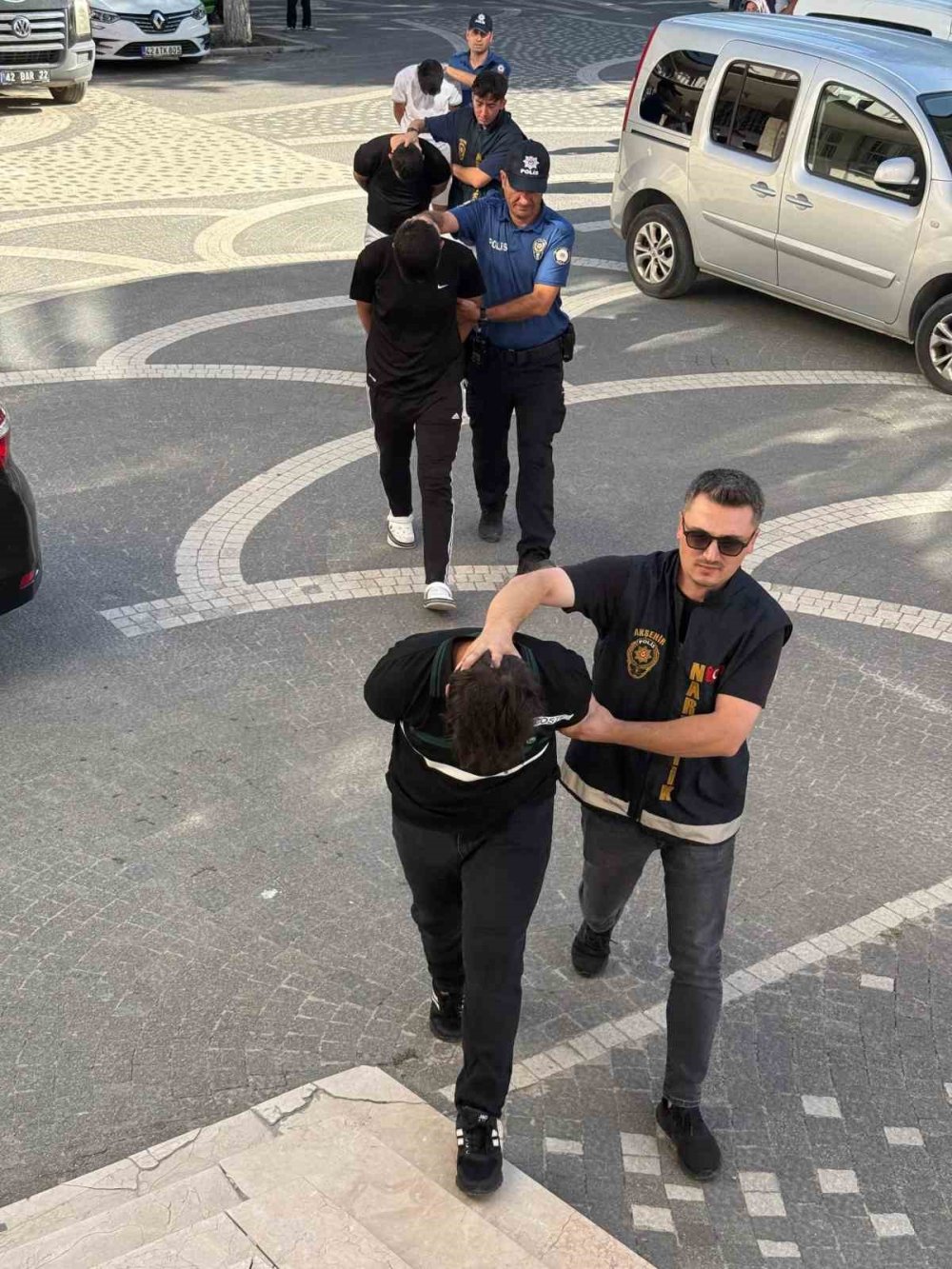 Konya Akşehir’de 3 kişi uyuşturucudan tutuklandı