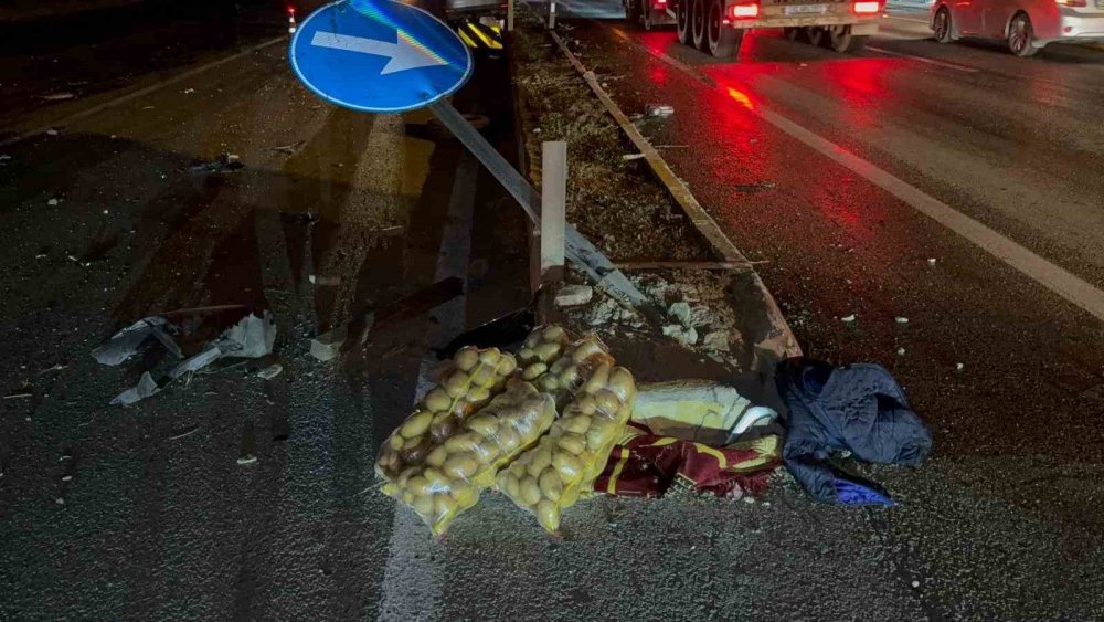 Otomobiller çarpıştı... Kazada 1 kişi öldü, 2 kişi yaralandı