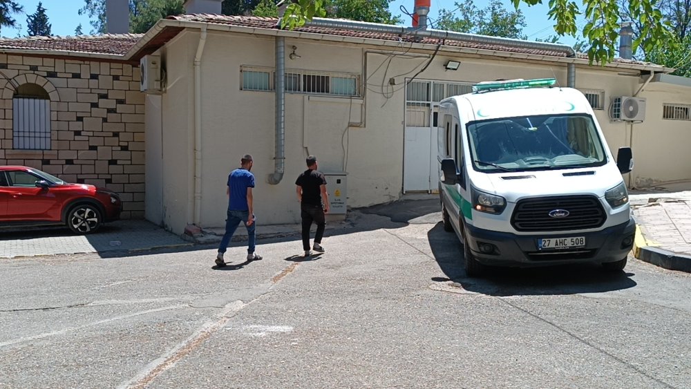 Parkta bıçaklanmıştı, 21 günlük yaşam savaşını kaybetti