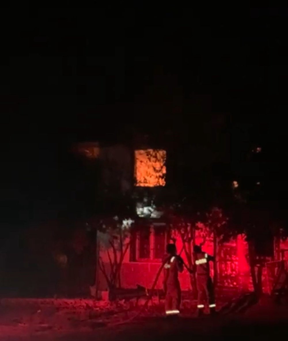 Kiracısının ölümüne neden olan ev sahibinin evi yandı