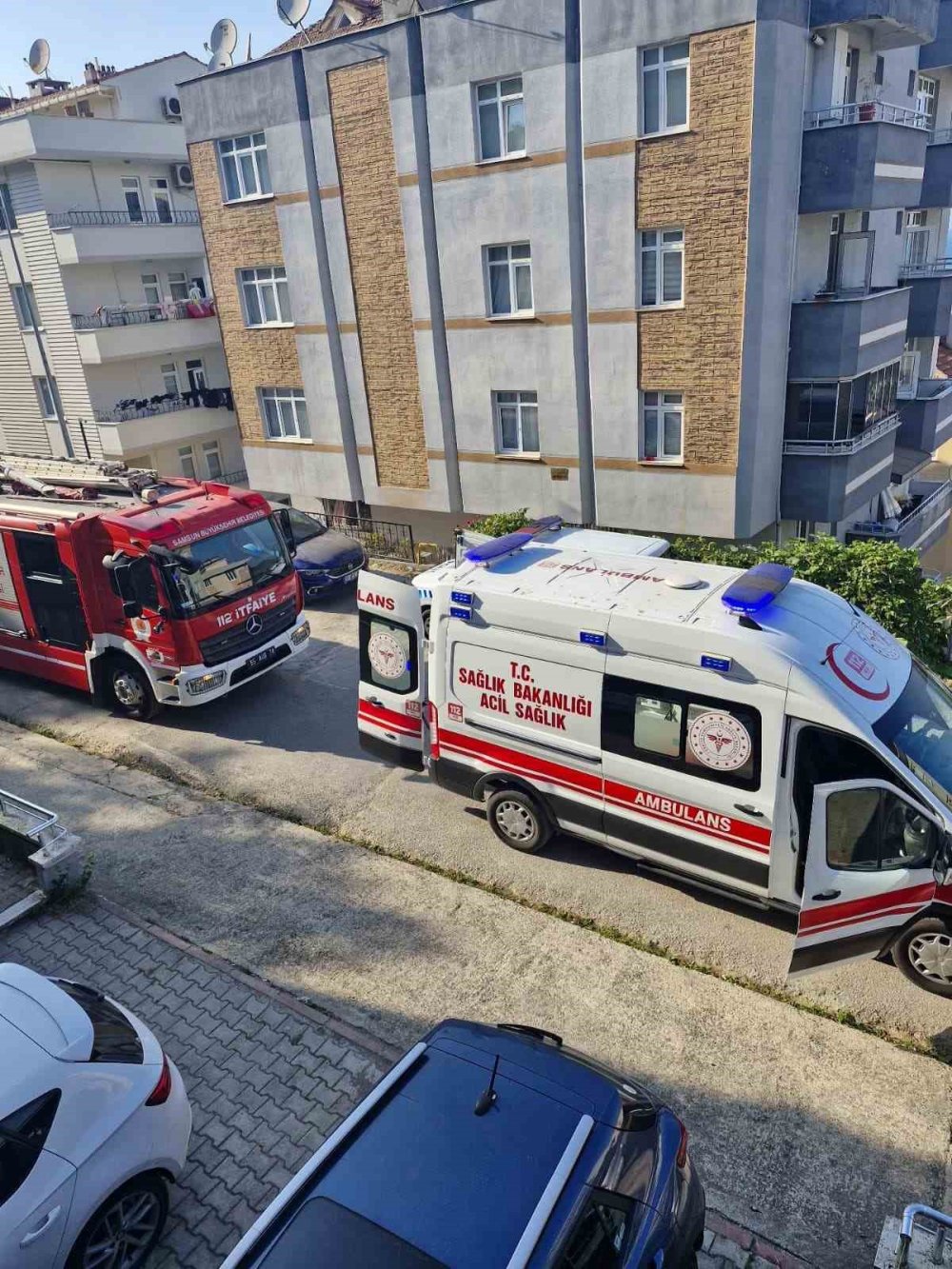 4’üncü kattan atlayan kuaför kadın hayatını kaybetti