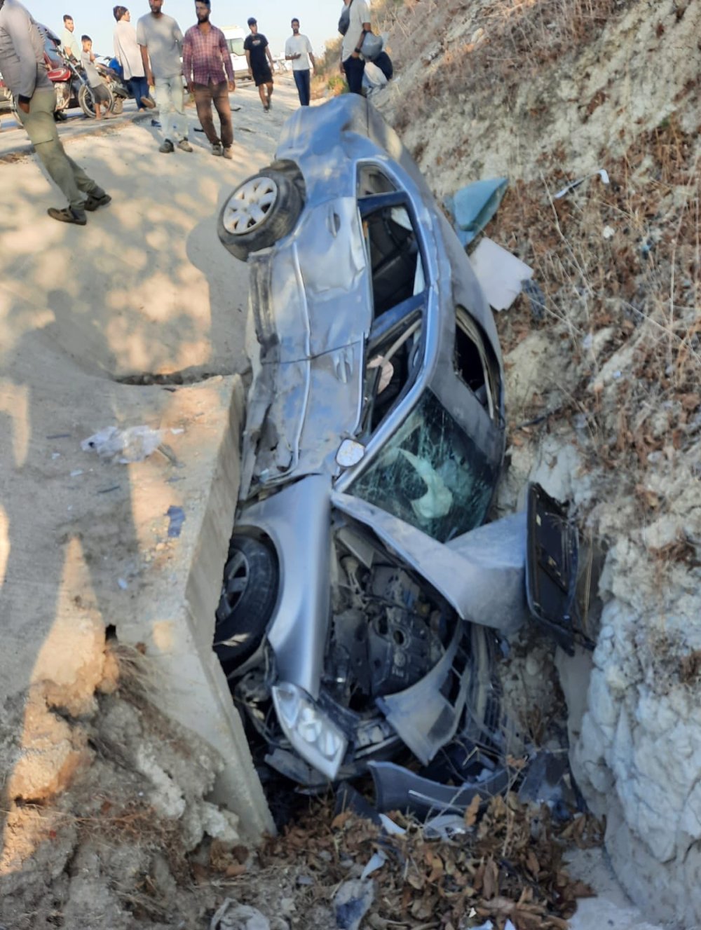 2 otomobil çarpıştı; 4 yaralı