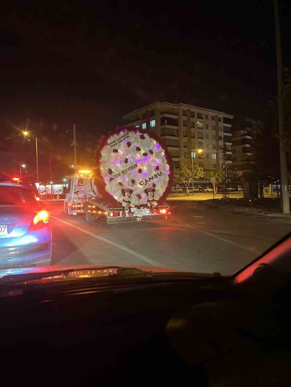 Konya'da çekicinin üzerindeki bu kez otomobil değil! Bakan bir daha baktı