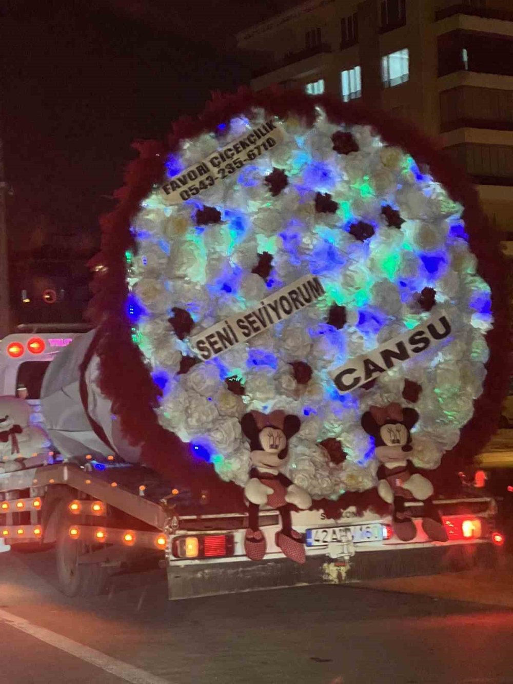 Konya'da çekicinin üzerindeki bu kez otomobil değil! Bakan bir daha baktı