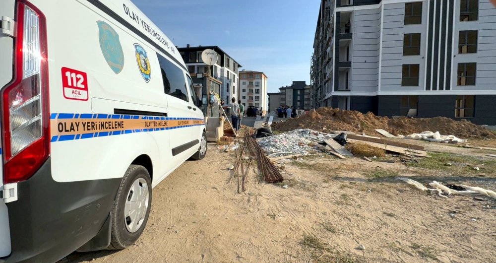 Boya yapanken 4'üncü kattan toprak zemine düştü, hayatını kaybetti