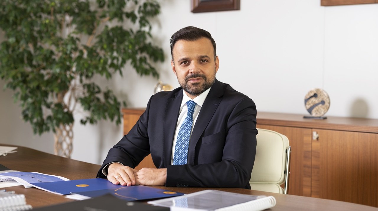 turkcell-genel-muduru-ali-taha-koc.jpg