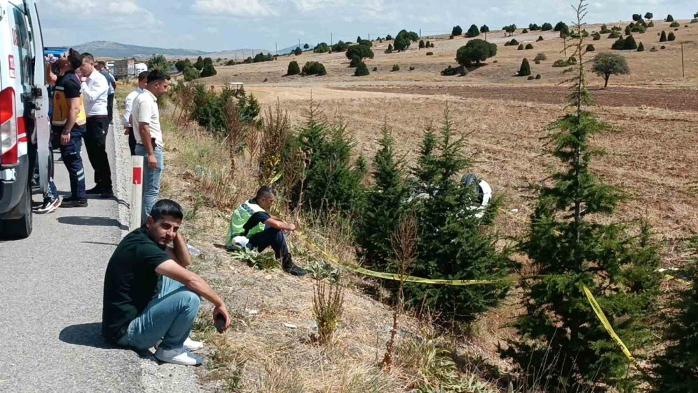 Yol kontrolü yapan jandarma, takla atan otomobilin altında kaldı: 1 şehit