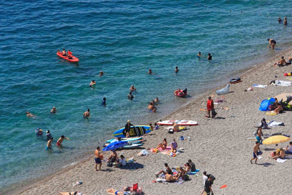 Sahiller doldu taştı