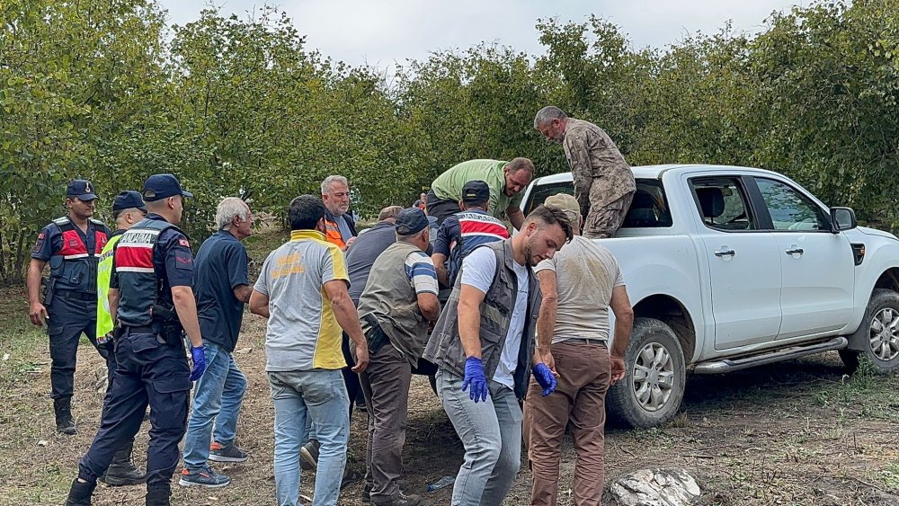 Sakarya'da ağaç ile teker arasında can verdi