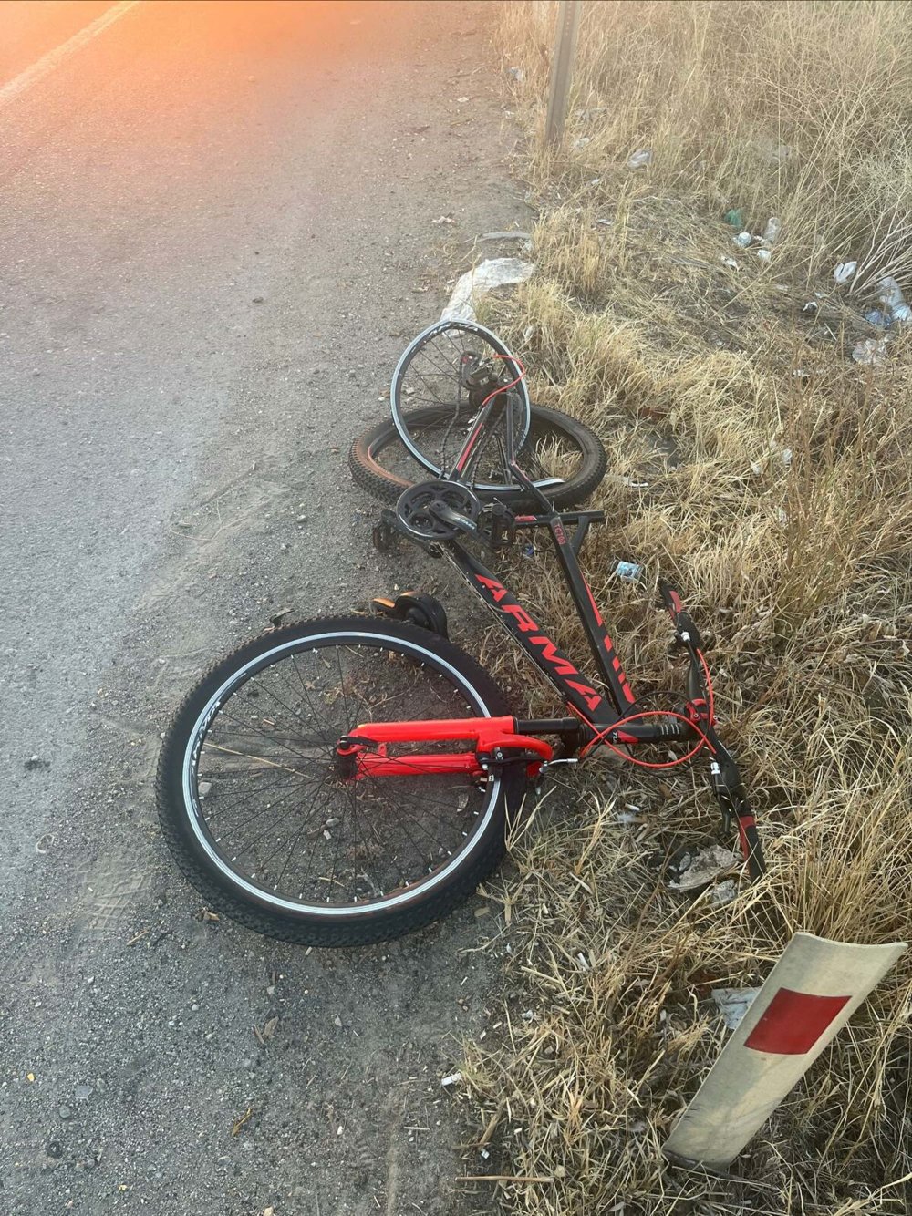 Kamyonetin çarptığı bisikletin sürücüsü öldü