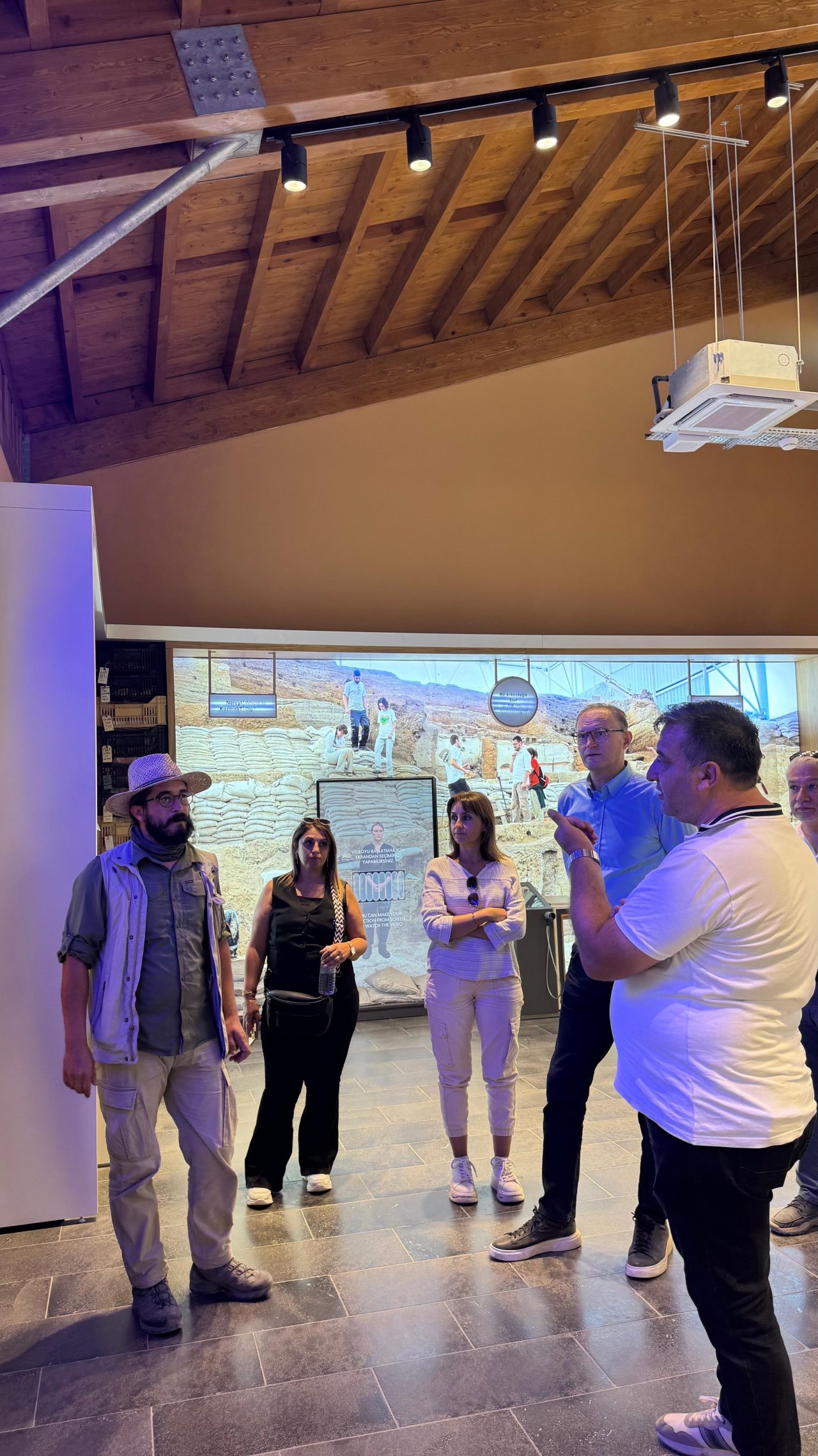 viad-vizyoner-is-adamlari-derneginden-catalhoyuk-ziyareti-9.jpeg