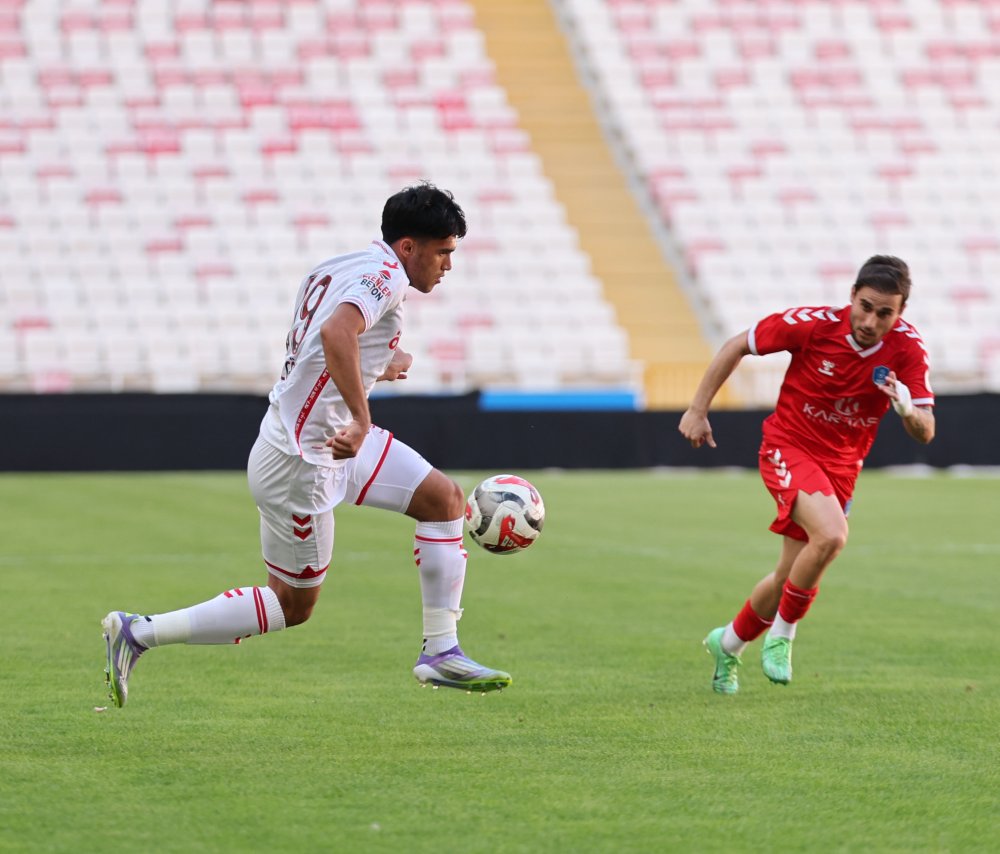 Sivasspor, Şiran Yıldız Spor'u 2-1 mağlup ederek bir üst tura yükseldi