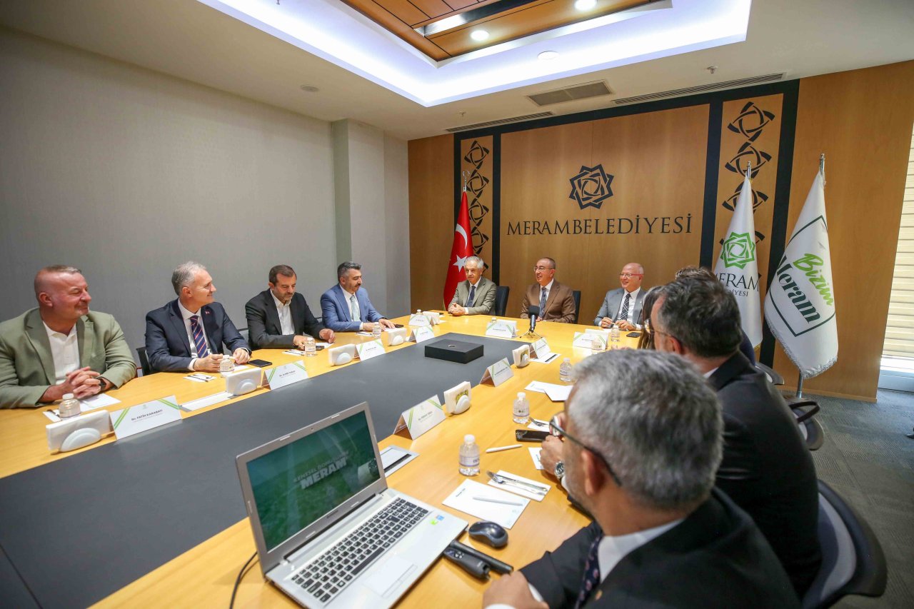 bursa-belediye-baskanlari-tecrube-paylasimi-icin-meramda-3.jpg