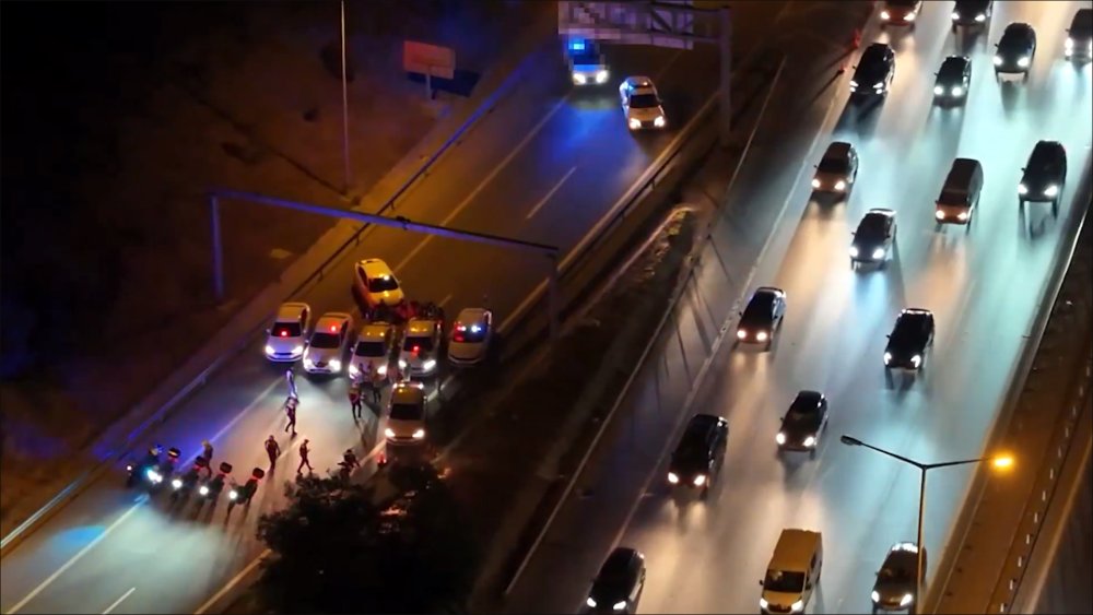Cebeci Tüneli bağlantı yolunda trafik güvenliğini tehlikeye düşüren 17 motosiklet sürücüsü yakalandı