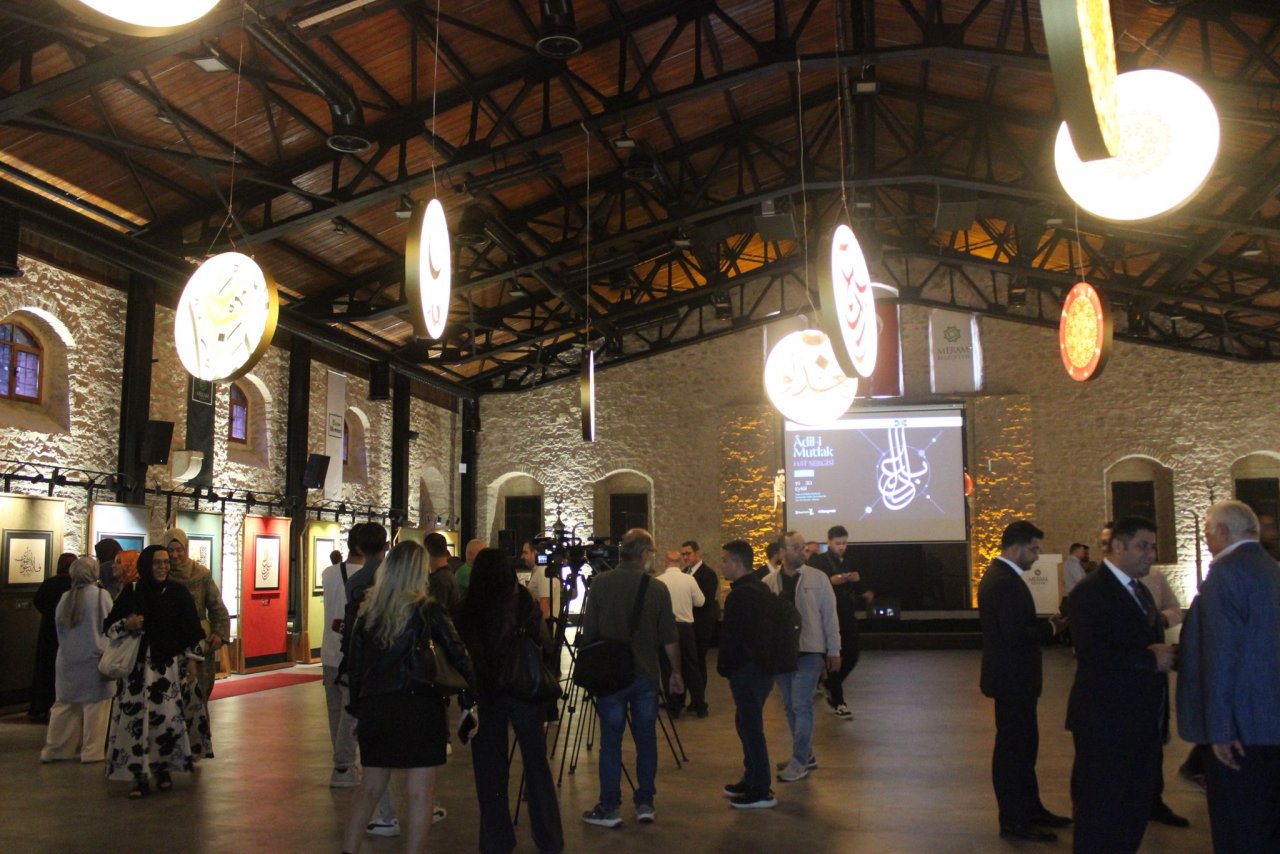 konyada-adil-i-mutlak-hat-sergisi-acildi-2.jpg