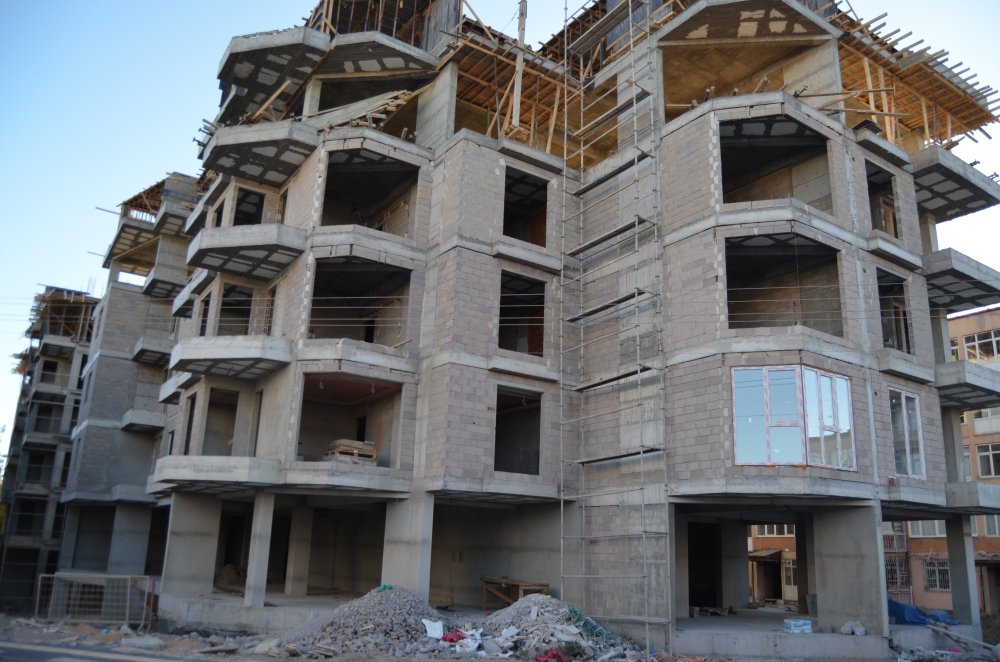 Kalıp ustası, inşaatın 4’üncü katından düşüp öldü