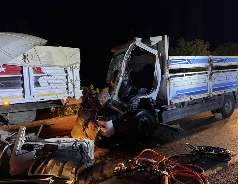 Tırla çarpışan kamyonun sürücüsü hayatını kaybetti