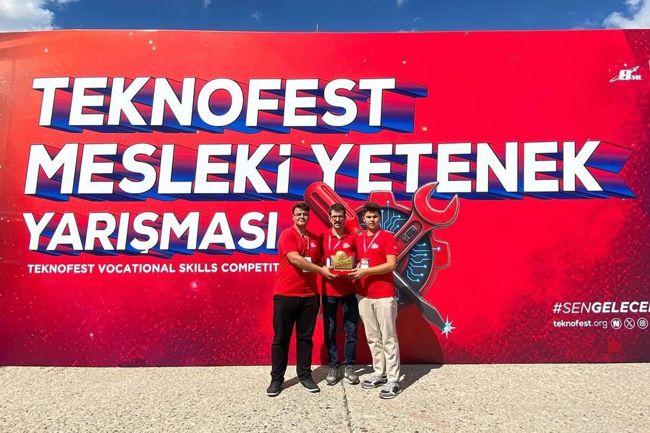 kilicarslan-borsa-istanbul-mesleki-ve-teknik-anadolu-lisesi-teknofest-3.jpg