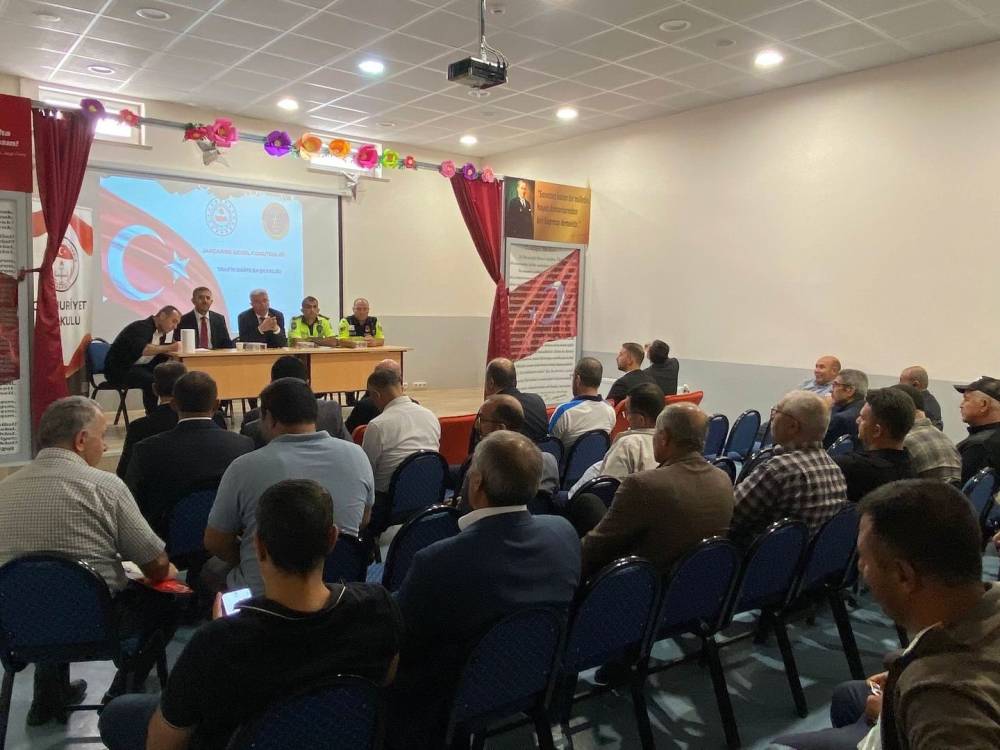 Karapınar’da taşımalı eğitim şoförleri bilgilendirildi