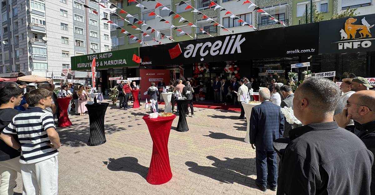 arcelik-konyada-40-magazasini-acti-3.jpg