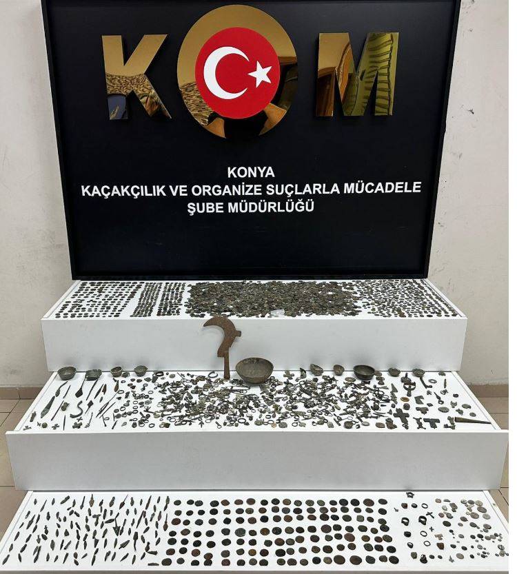 konyada-tarihi-eser-kacakcilarina-operasyon-binlerce-eseri-yurt-disina-kaciracaklardi-2.jpeg