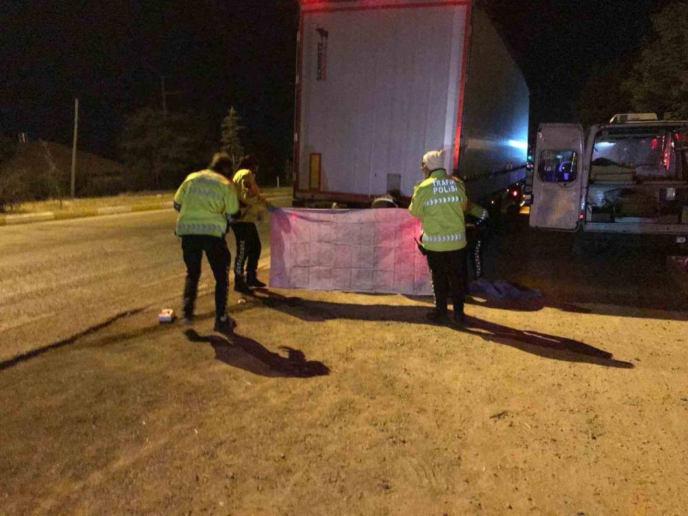 Konya'da tırın çarptığı genç hayatını kaybetti