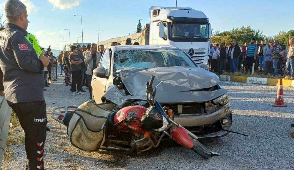 Otomobille çarpışan motosikletin sürücüsü öldü